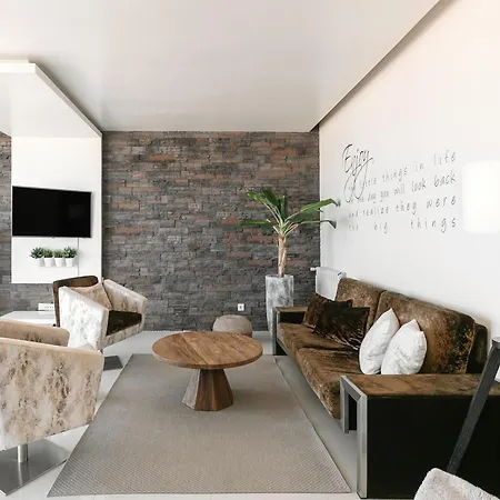 Rooftop Oasis نازاريه