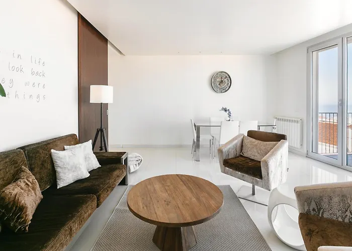 Rooftop Oasis דירה נאזרה